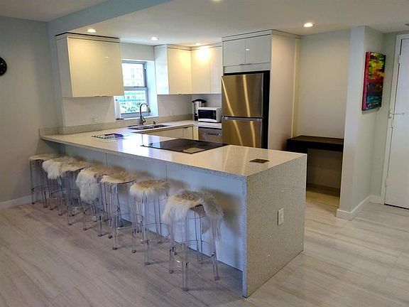 4th image of 3800 S Ocean Dr APT 612A