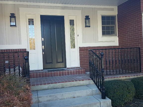 Front porch/entry