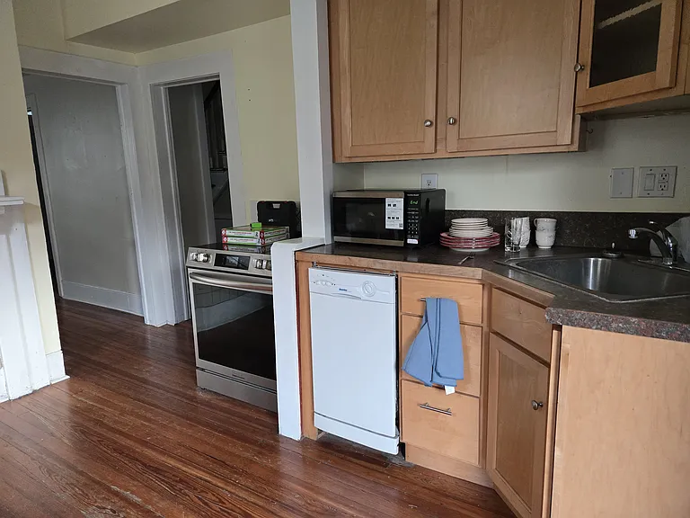 940 W Beverley St — Photo 8
