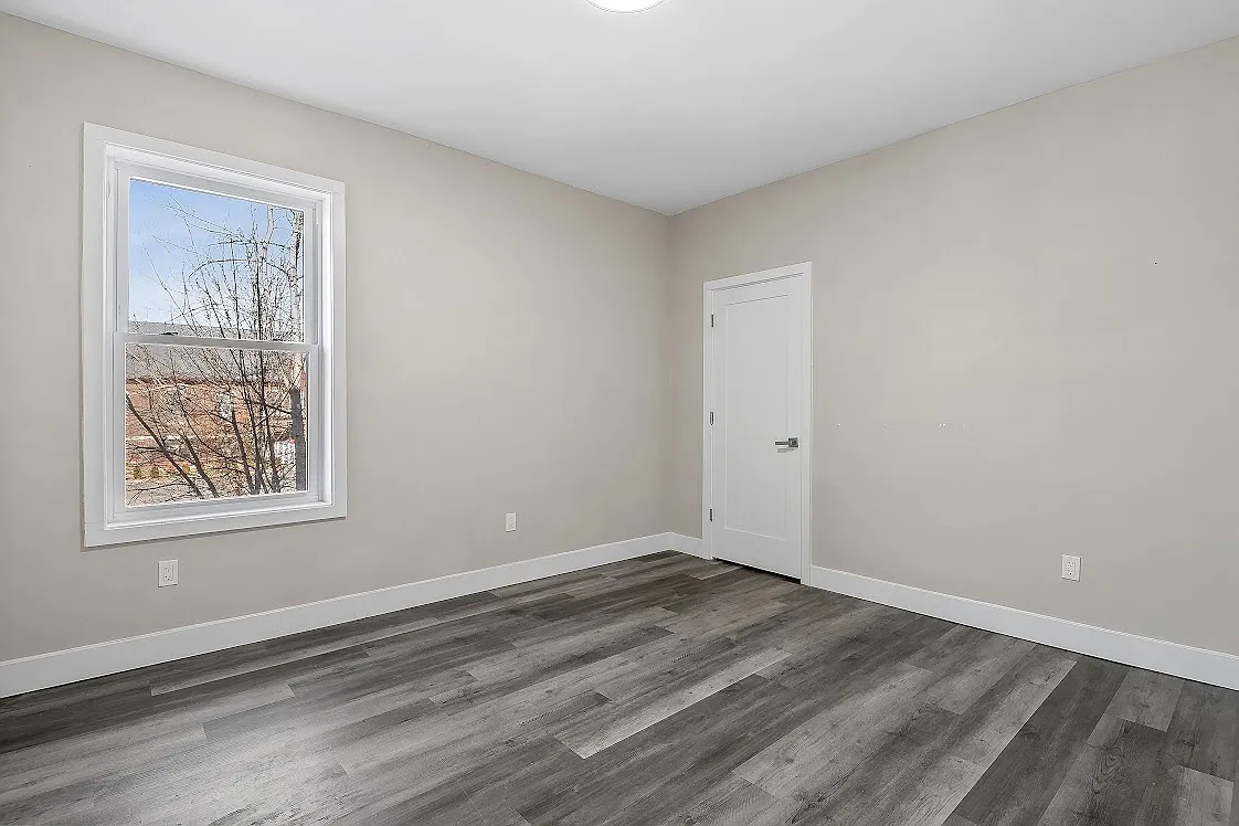 2 bed, 900 sqft, $1,300 — Photo 3
