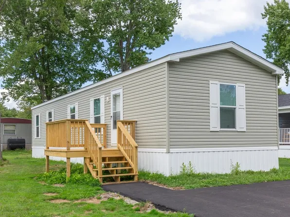 16 South Emperor Drive, Concord, NH 03303