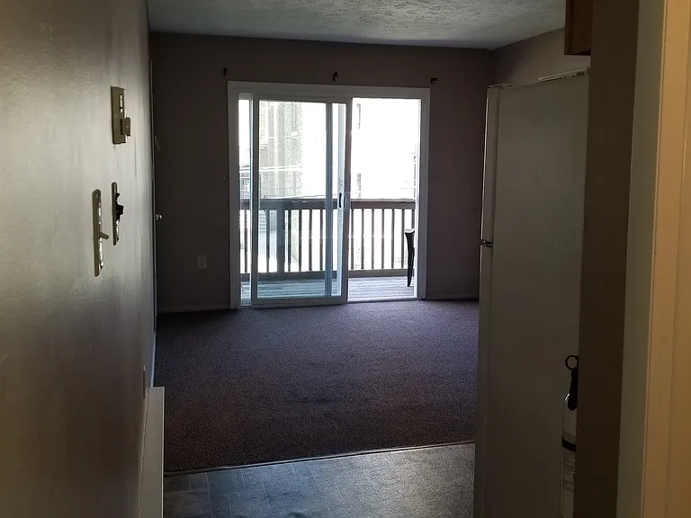 75 Ridgeway St #3 — Photo 16