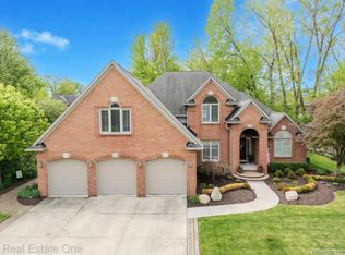 28022 Ashland Ave, Harrison Township, MI