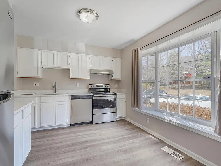 7314 Eggar Woods Ln — Photo 15