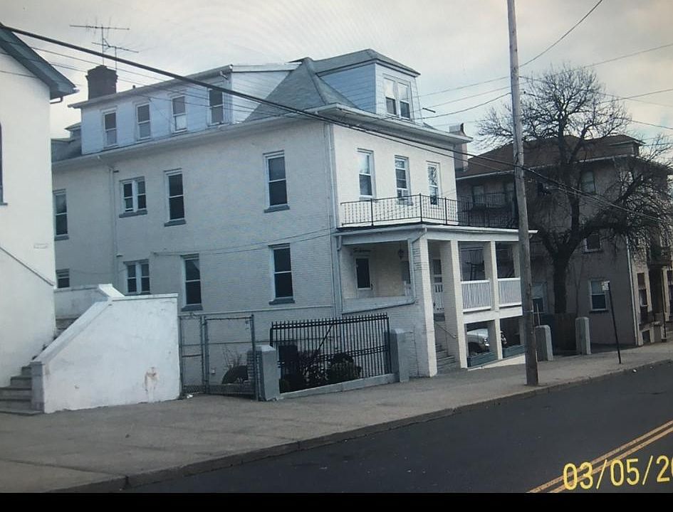 1st image of 217 Sand Ln