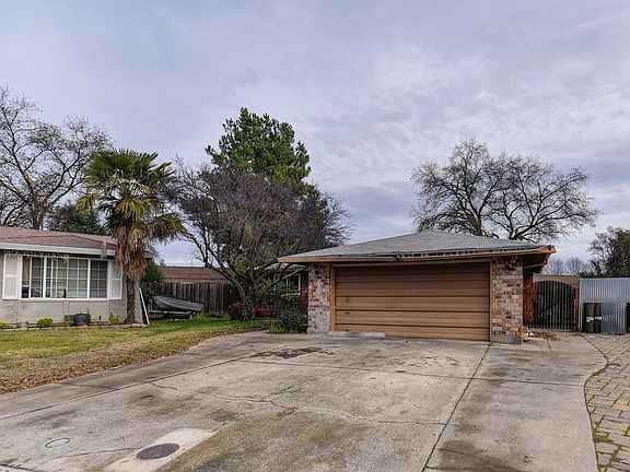 2nd image of 2872 Honeysuckle Way
