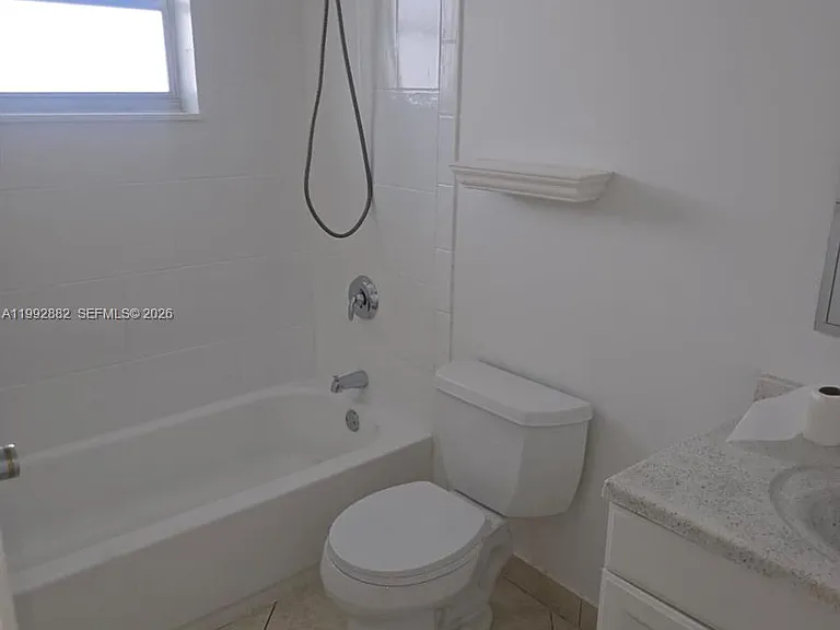 320 NE 12th Ave #703 — Photo 13