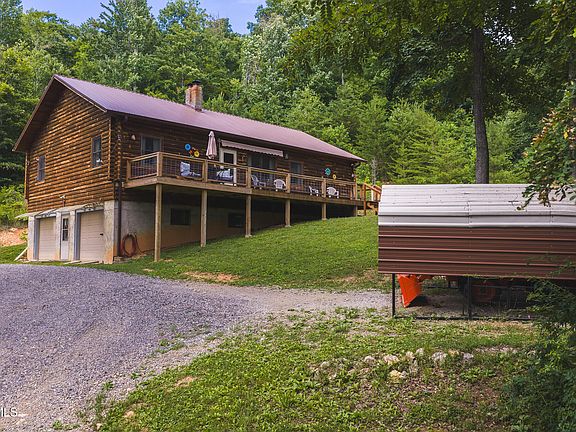 4th image of 2733 Rackum Rd