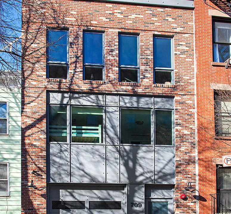 709 Sackett St #1A