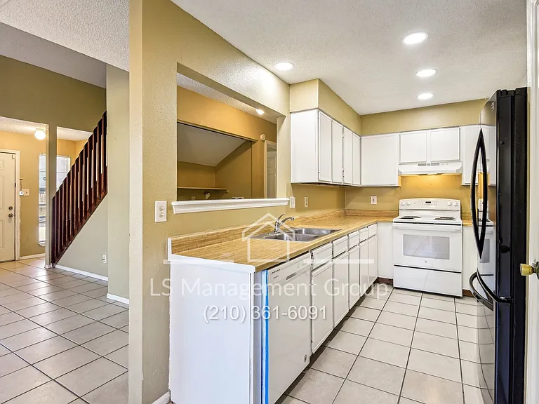 6702 Windsor Holw — Photo 15