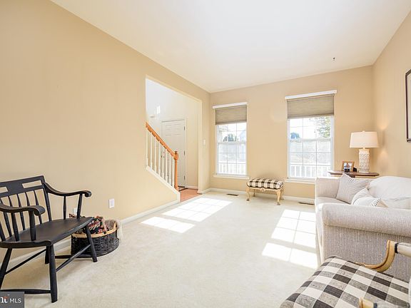 5th image of 110 Waring Dr