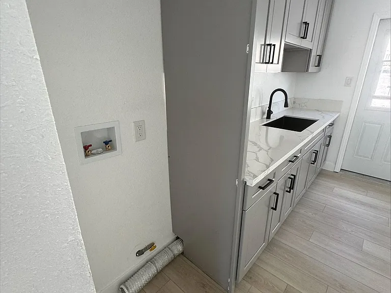 5776 Rostrata Ave — Photo 4