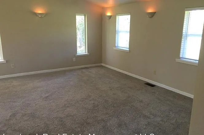 919 E McLeod Rd — Photo 18