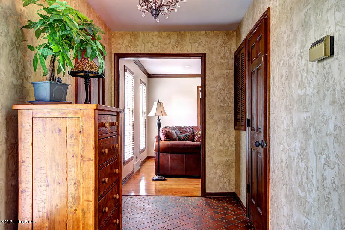 3 bed, 2.5 bath, 3142 sqft, $3,500 — Photo 2
