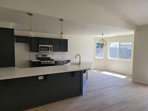 5th image of 4025 E Cambridge Avenue