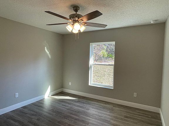 5th image of 2284 W Linden Dr