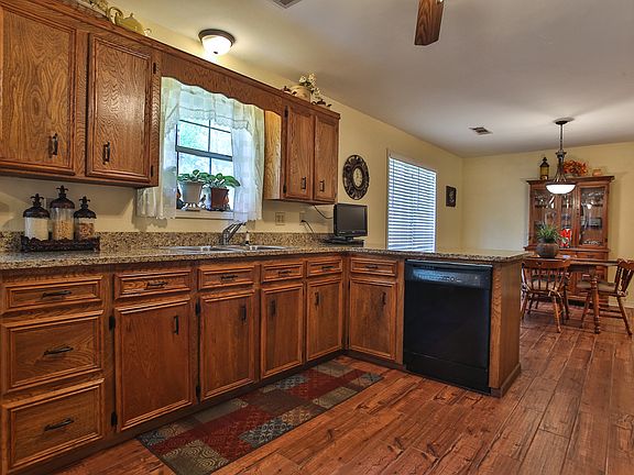 5th image of 211 Country Club Dr
