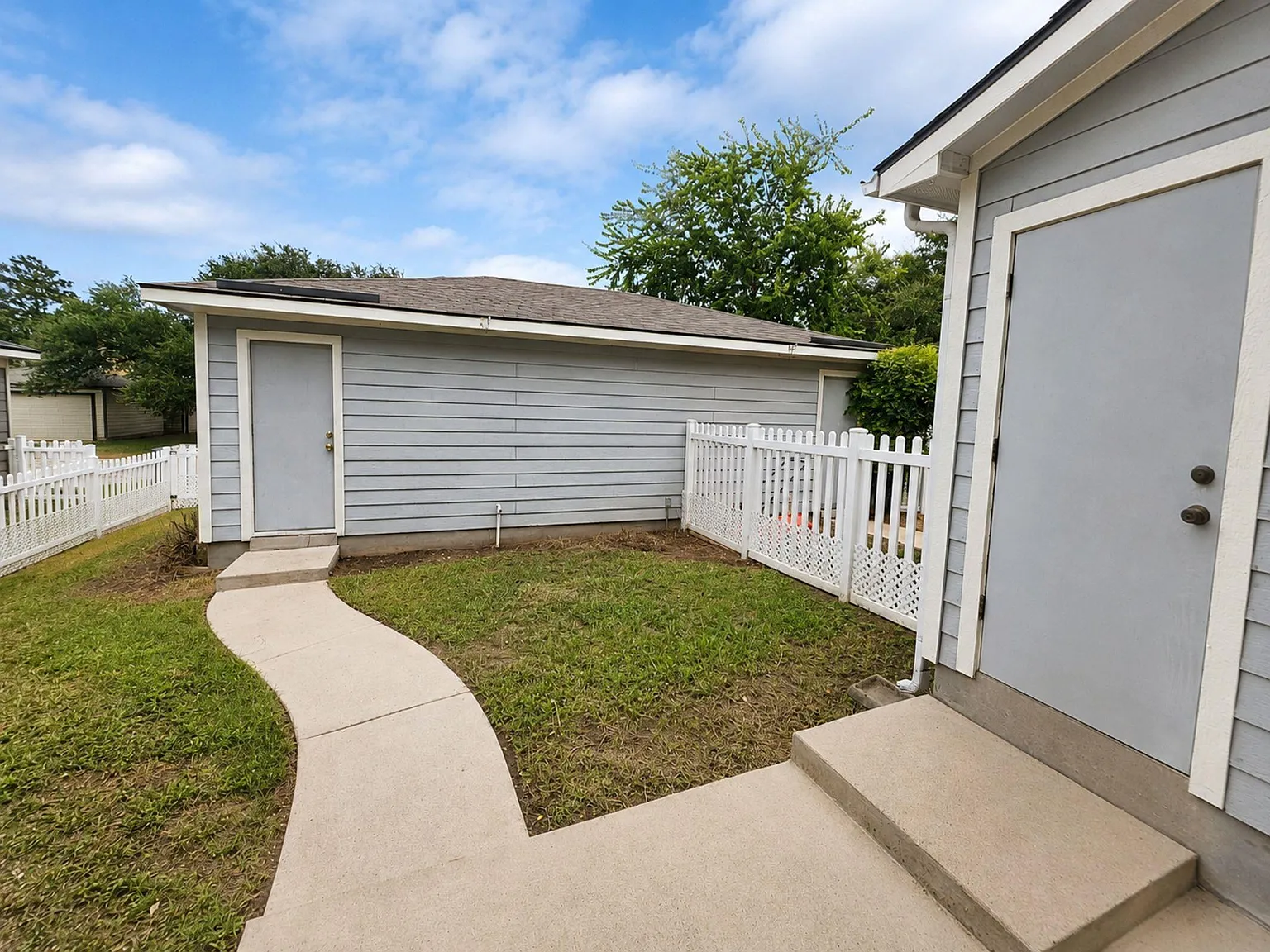 2 bed, 2.5 bath, 1218 sqft, $1,650 — Photo 3