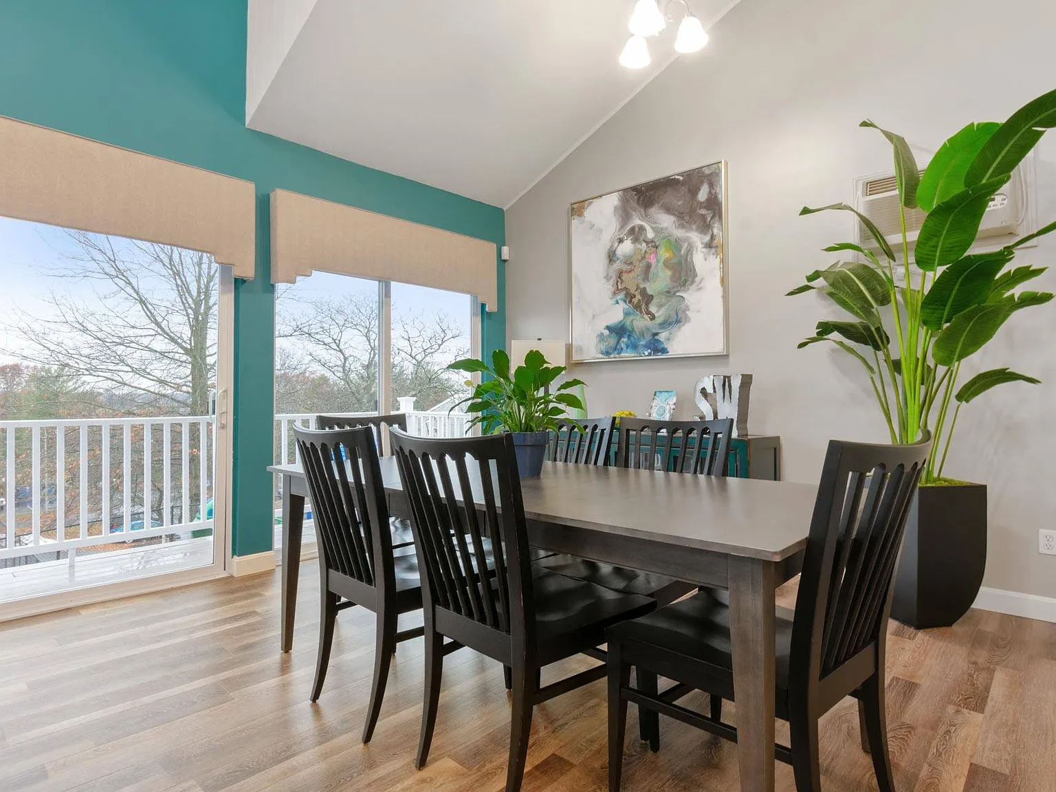 South Winds Apartments — Photo 4