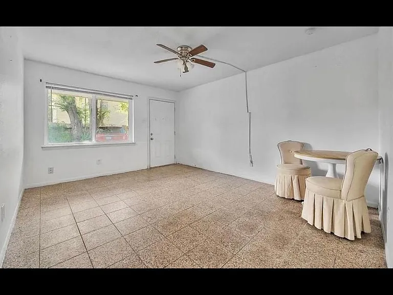 26 Farrell St #4 — Photo 4