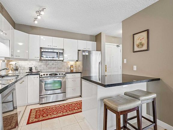 3rd image of 804 S 3rd Ave SW #506