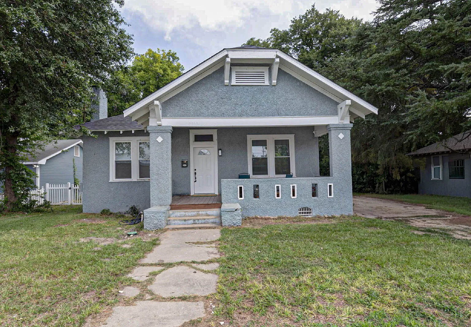 3 bed, 2.0 bath, 1110 sqft, $1,300 — Photo 1