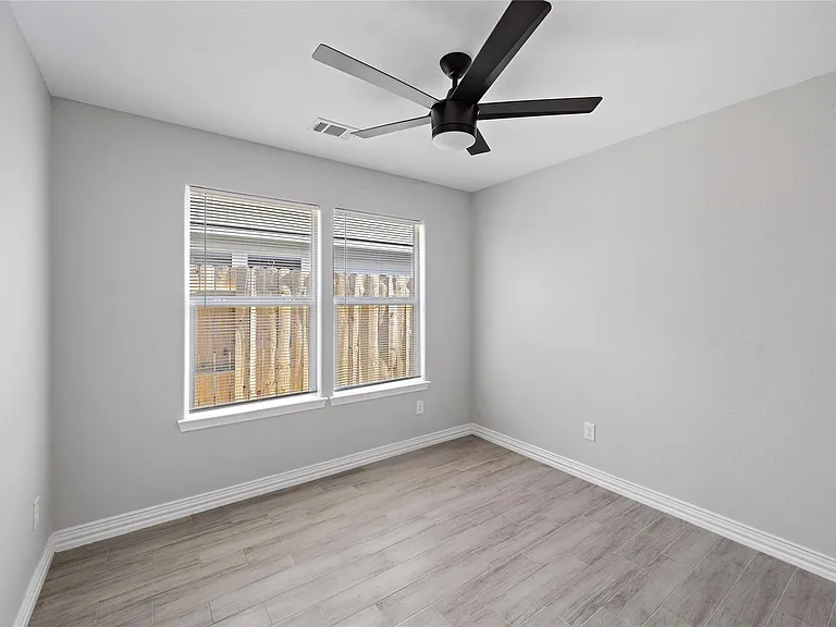 3425 Mount Pleasant St #B — Photo 8