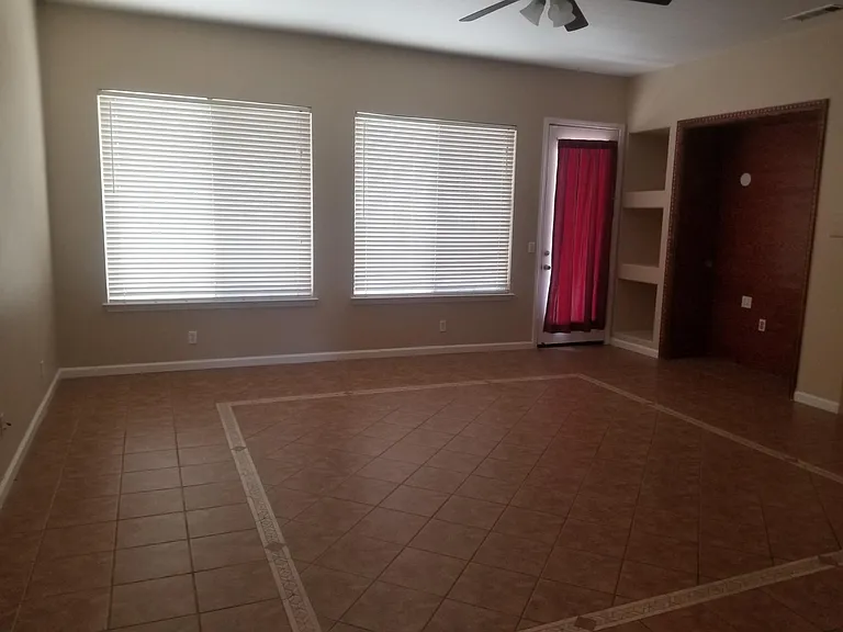 514 Rodeo Grounds Way — Photo 6