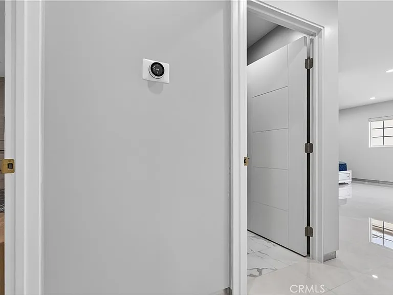 10510 Helendale Ave — Photo 35