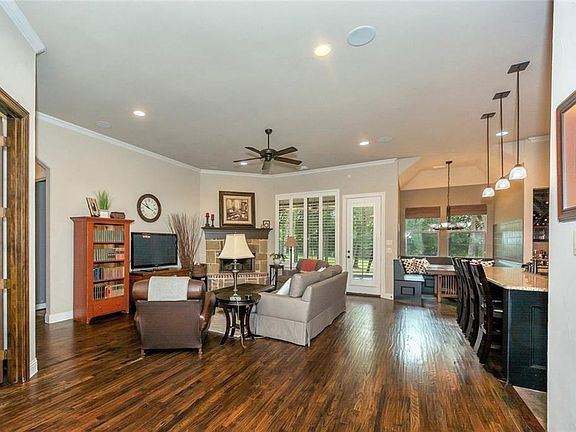 4th image of 1226 Ballycastle Ln