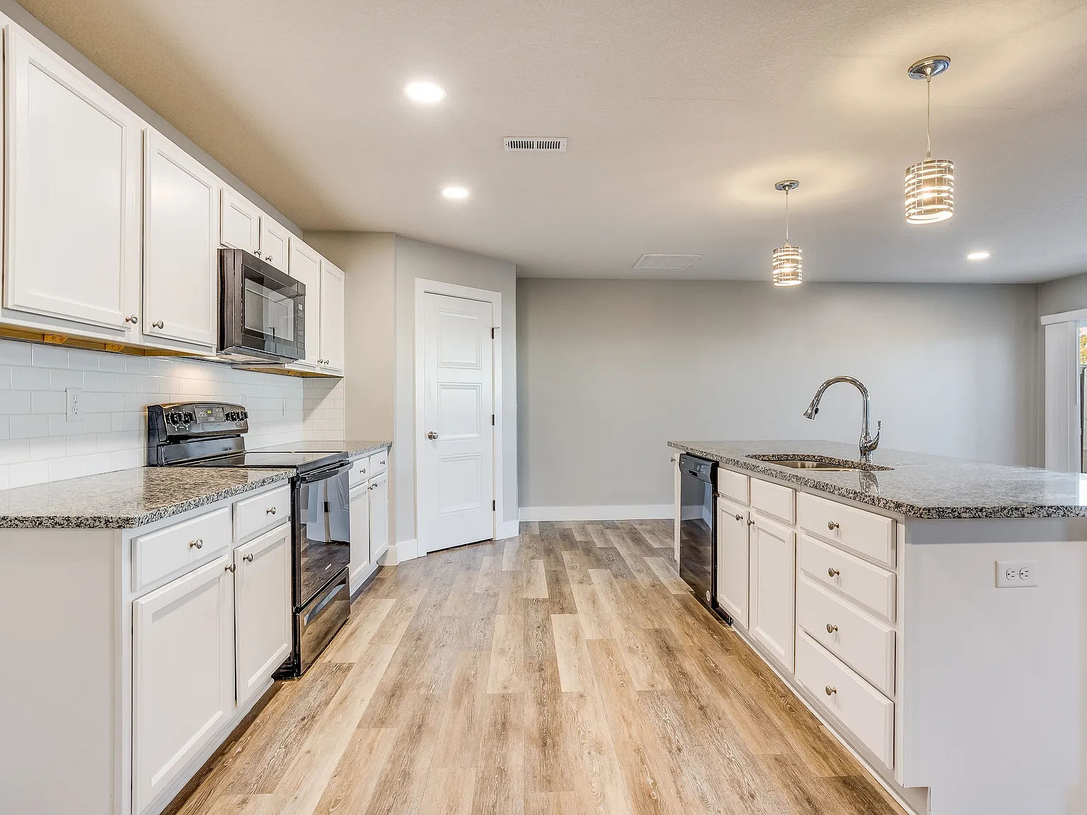 8802 W Haylee St - 1 — Photo 4