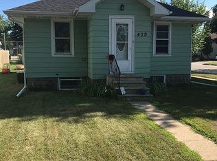 439 S 1st St, La Crescent, MN 55947