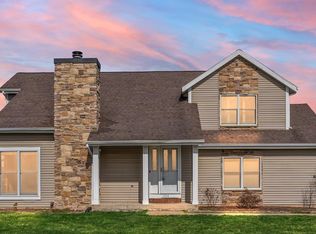 1754 Racoon Creek Ct, Valparaiso, IN 46385