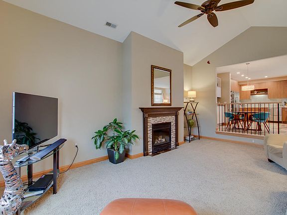 2nd image of 2249 W Vista Bella Dr #202