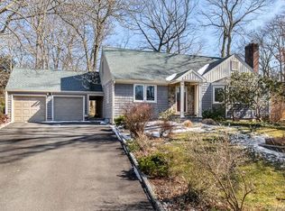 275 Knollwood Dr, New Haven, CT 06515