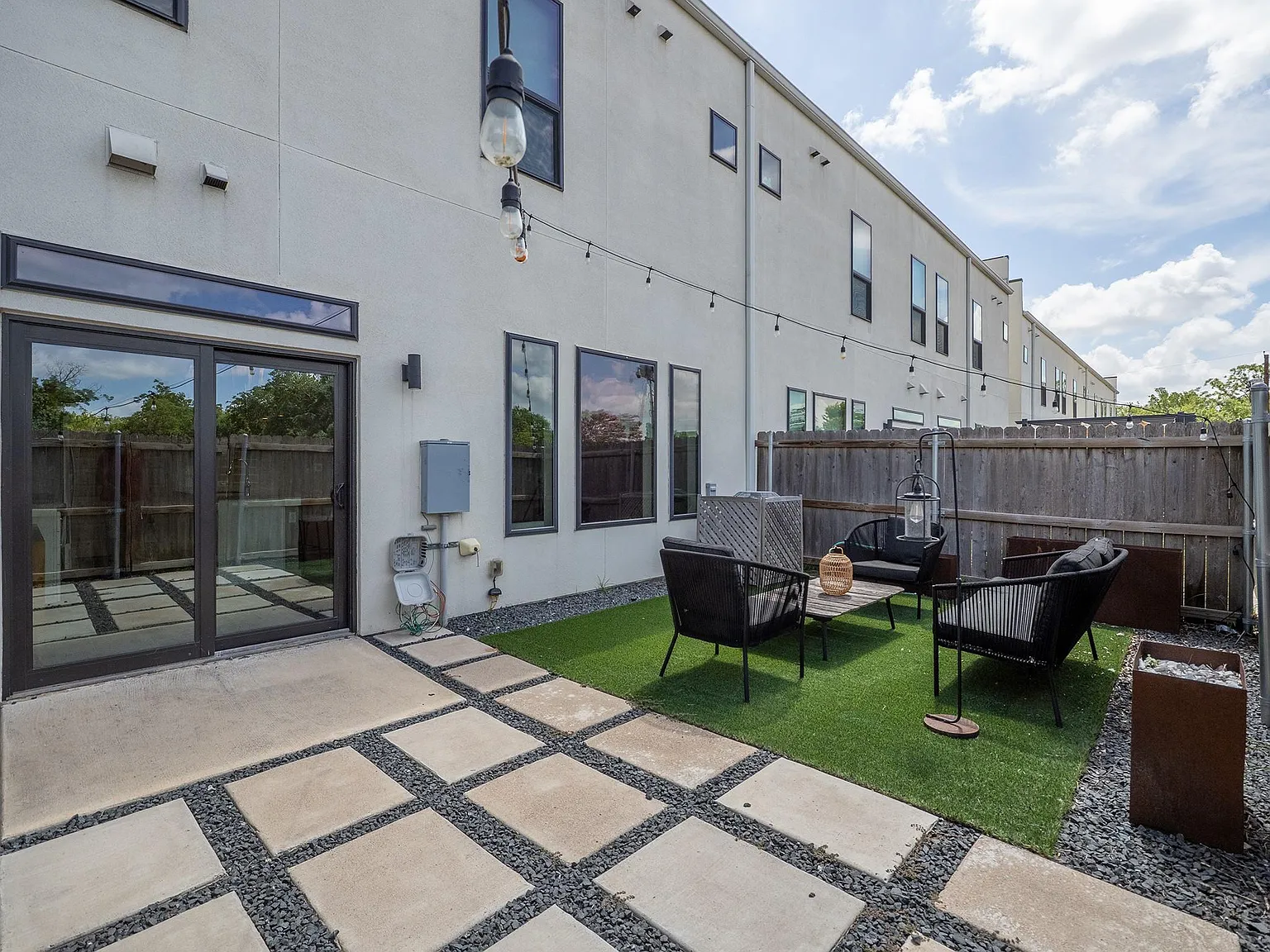 3 bed, 2.5 bath, 1441 sqft, $3,400 — Photo 4