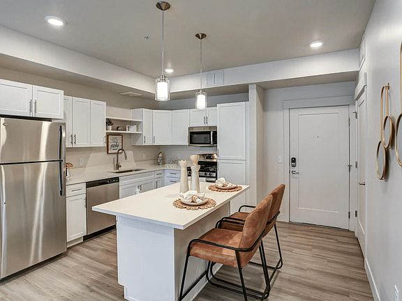 2nd image of 3697 S Riverdale Rd #2B-2Ba-882Sqft