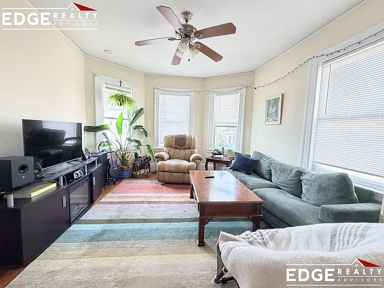 73 Leicester St #2 — Photo 6