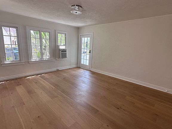 3rd image of 853 N Sierra Bonita Ave #855