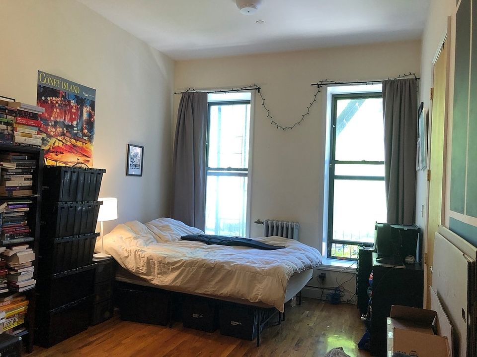 2nd image of 306 Saint James Pl #2F