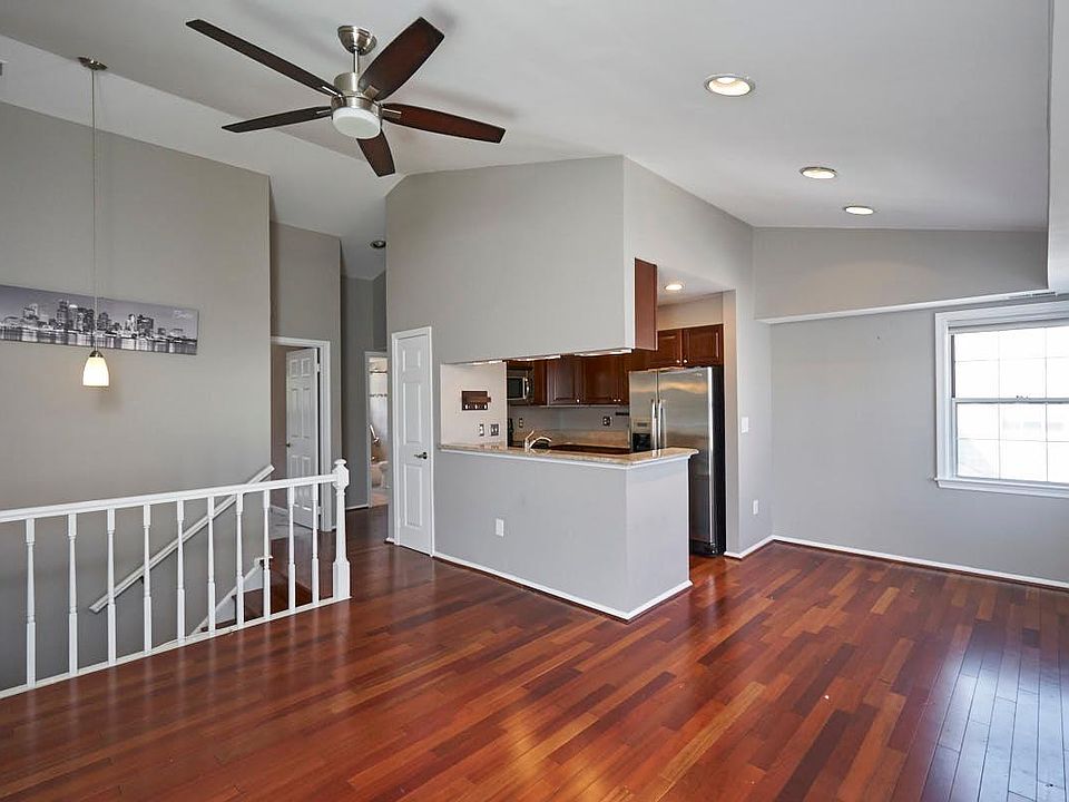 1st image of 2905F S Woodley St #6