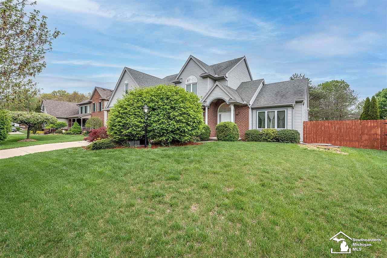 8352 Waterford Dr, Lambertville, MI 48144 Zillow