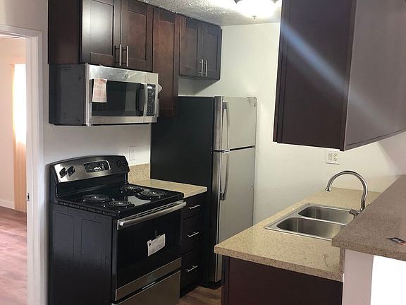 3rd image of 2840 B St APT 4