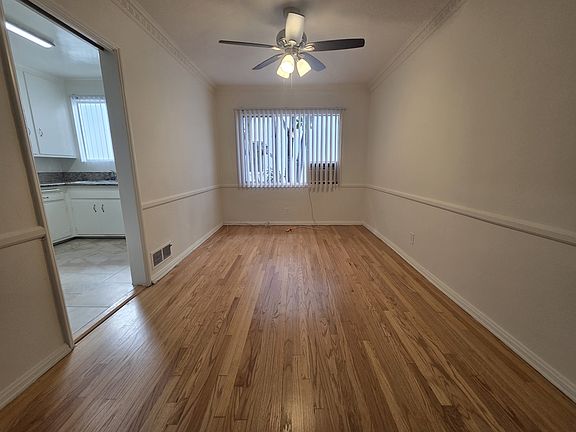 5th image of 1059 S Wooster St