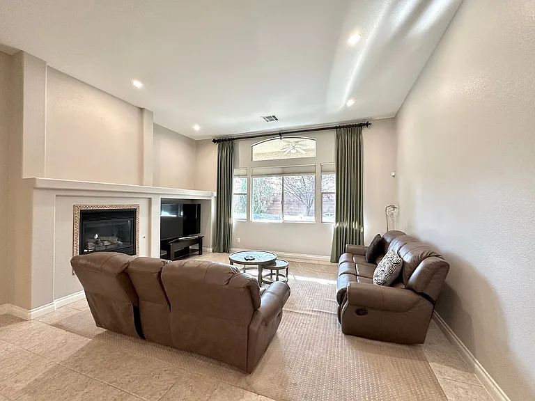 10697 Bonnyhill St — Photo 7