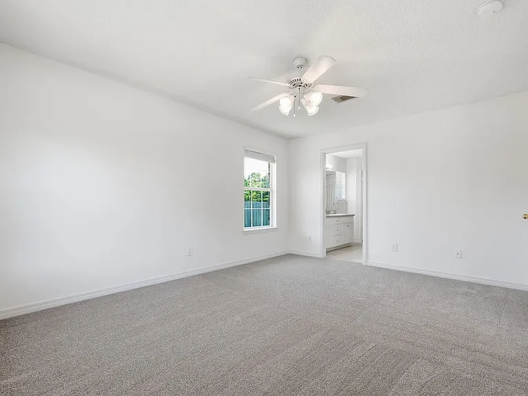2030 Hawthorne Dr — Photo 19
