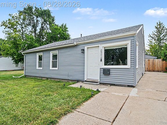 3rd image of 25210 Rosenbusch Blvd