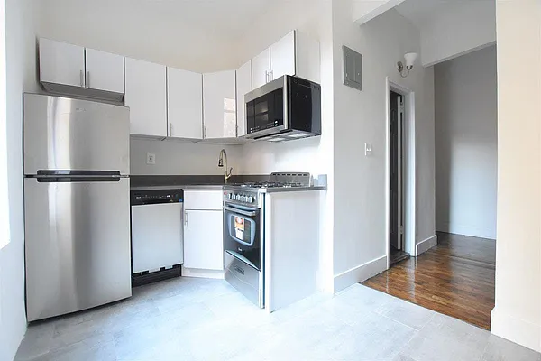 Rented by Bold New York | media 12