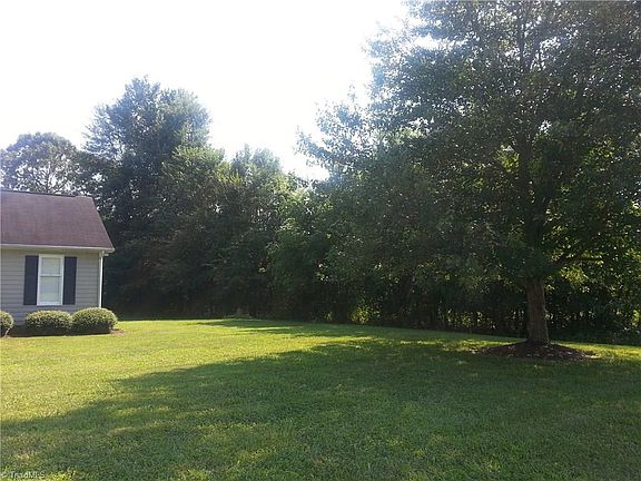 4th image of 206 Longwood Dr