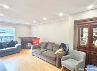 1903 Hennessy Cres, Ottawa, ON K4A3X7